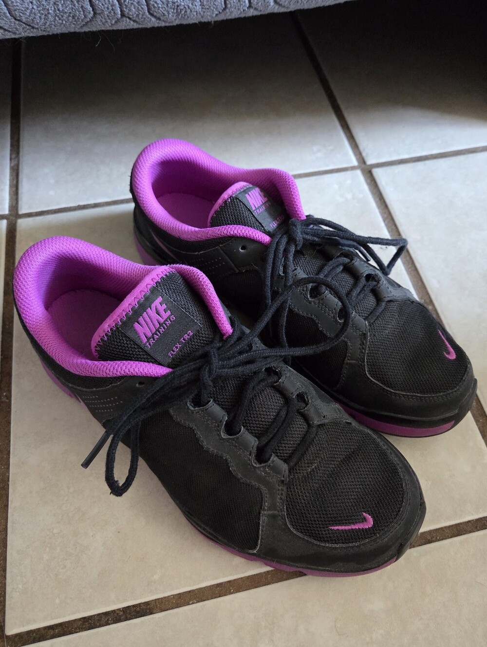 👟💕Nike Flex TR2 Black and Fuchsia Women's Training Shoes